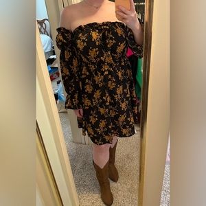 Floral print off the shoulder dress NWOT